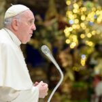 Pope urges to spend less on Christmas, send difference to Ukrainians